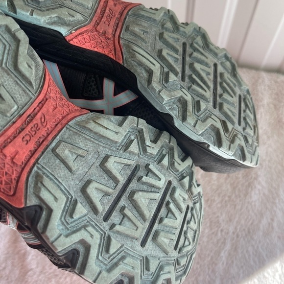 Asics Gel Venture 8 Trail Black pink blue Running Shoes - Picture 9 of 11